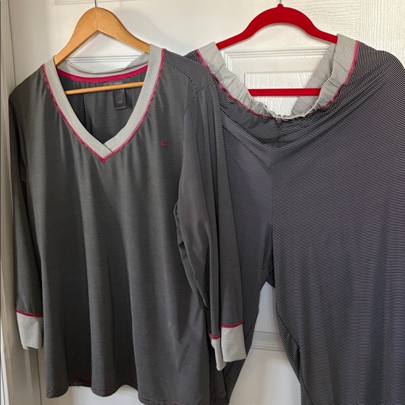 Liz Claiborne Charcoal and Pink Lounge Set - Picture 2 of 9
